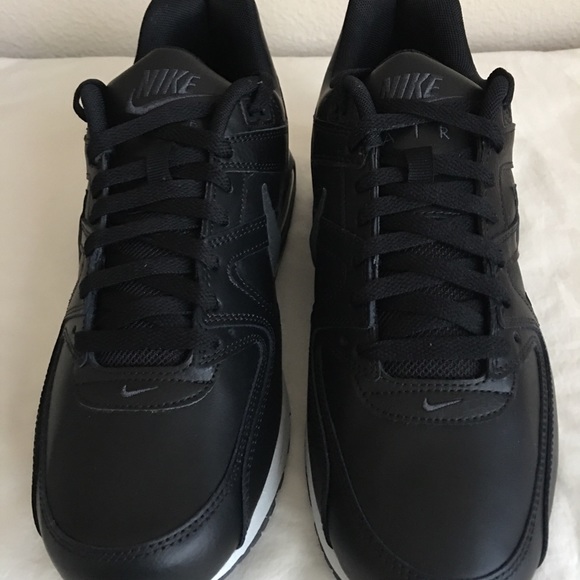 Men’s Nike Air MaxCommand Leather - Picture 10 of 10